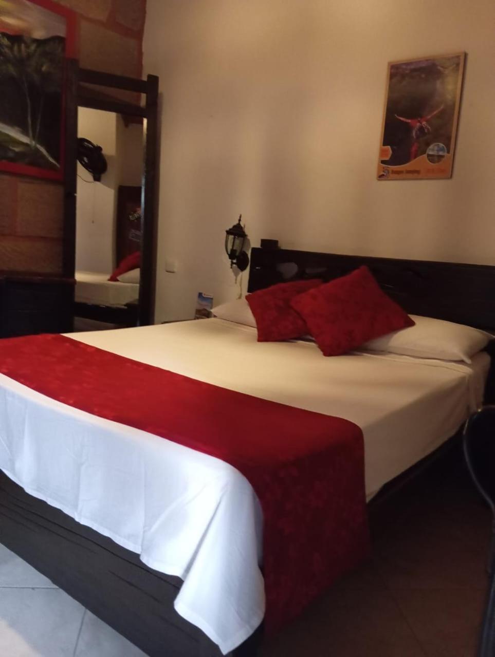 סן גיל Santander Aleman Hostel מראה חיצוני תמונה